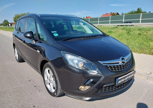 Opel Zafira cena 36800 przebieg: 244000, rok produkcji 2015 z Lubaczów małe 781